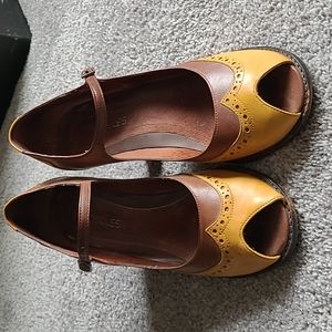 Vintage look shoes